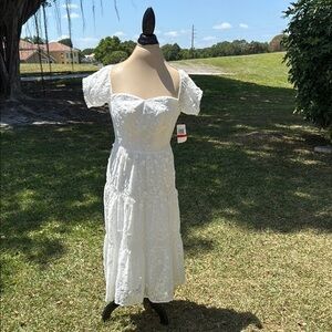 Dress the Population White Puff Sleeve Sweetheart Midi Dress